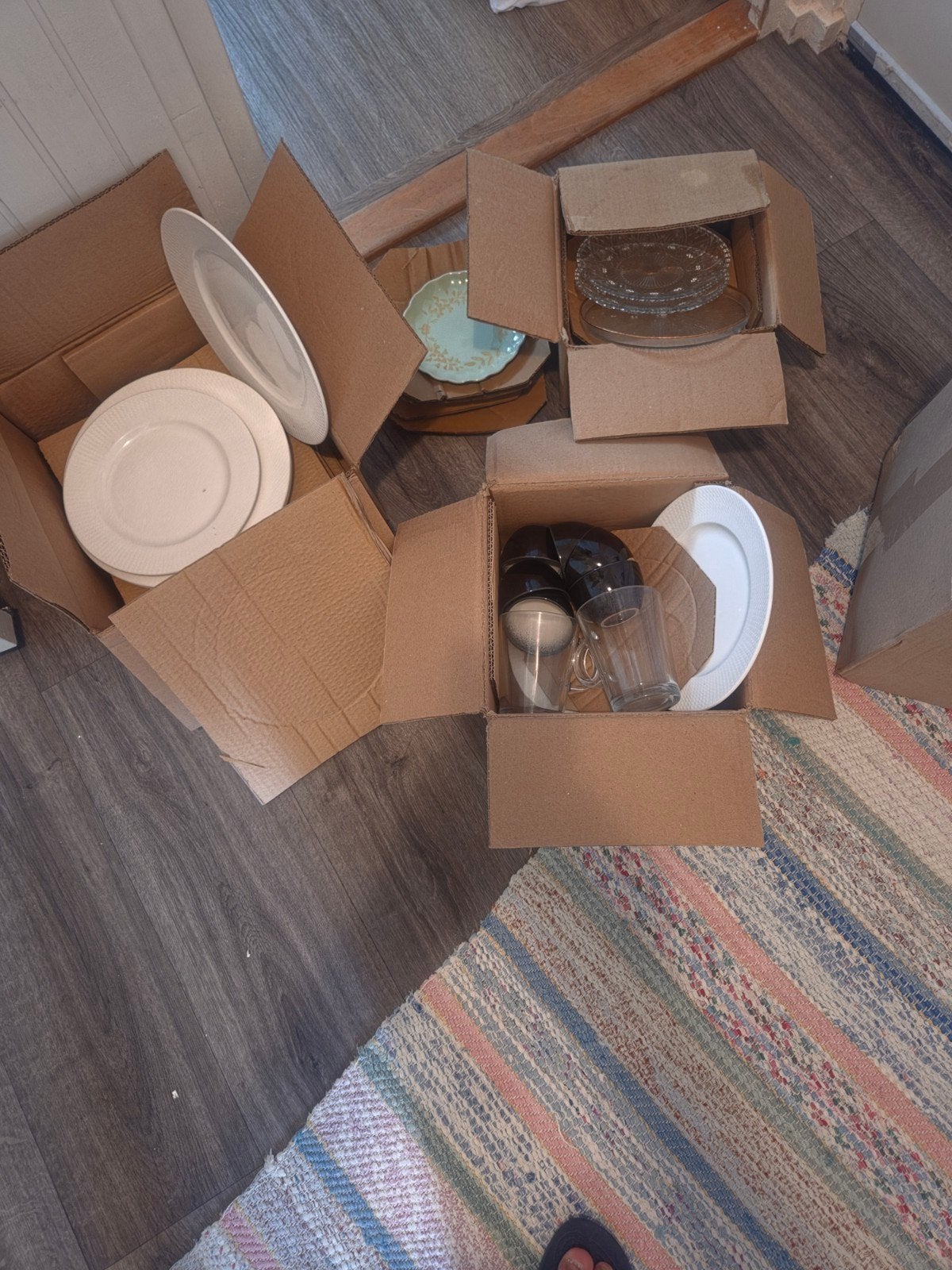 Gratis borden en bekers, Ophalen