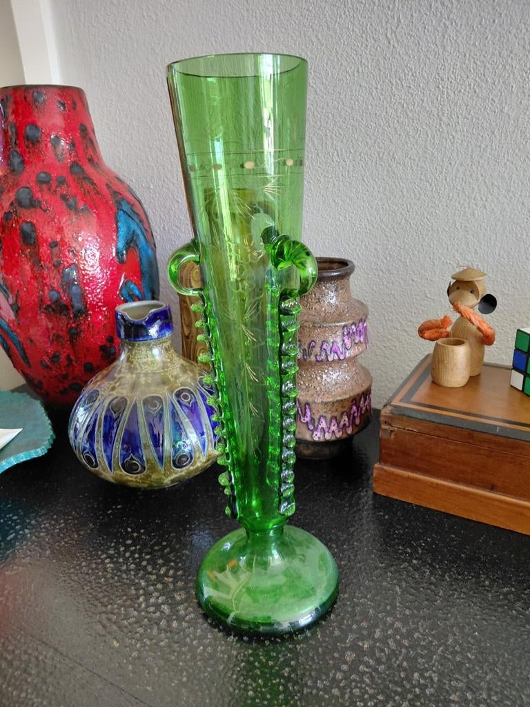 Oude vaas art nouveau jugendstil groen glas, Huis en Inrichting, Woonaccessoires | Vazen, Gebruikt, Groen, Minder dan 50 cm, Glas