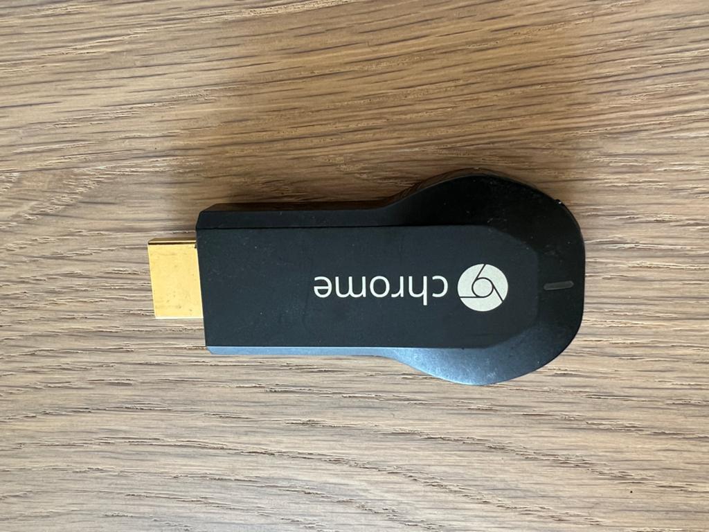 Google Chromecast - Stream eenvoudig naar je TV, Ophalen of Verzenden, Zo goed als nieuw