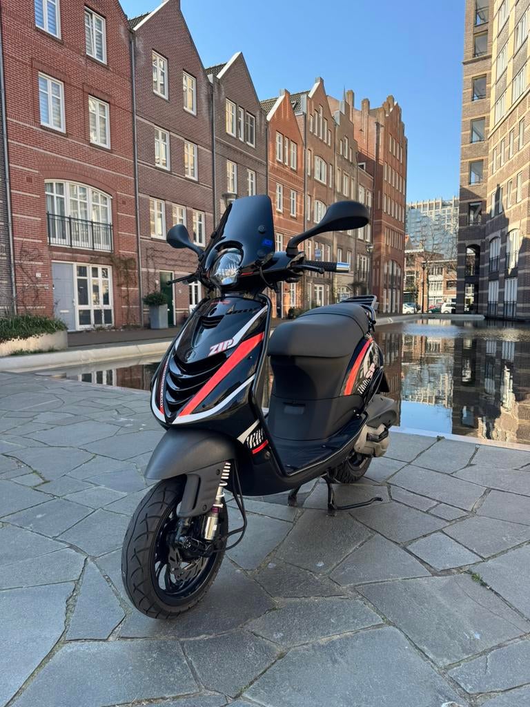 Zip 180cc a1 motorzip 172cc lc, Fietsen en Brommers, Scooters | Piaggio, Ophalen, Tweetakt, Zip, Zo goed als nieuw