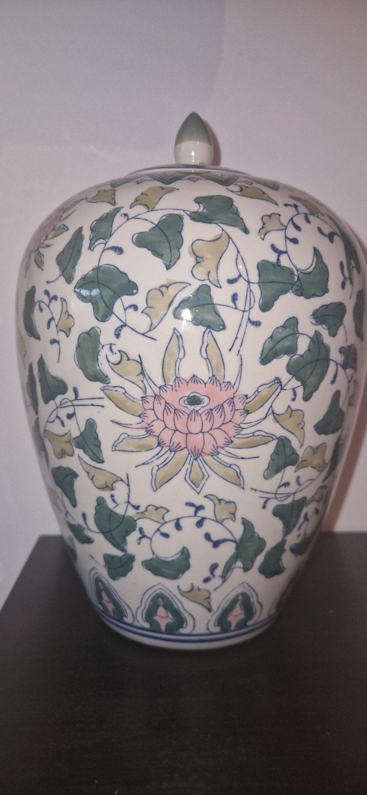 Decoratieve Chinese vaas met deksel, 27,5 cm hoog, Antiek en Kunst, Ophalen of Verzenden