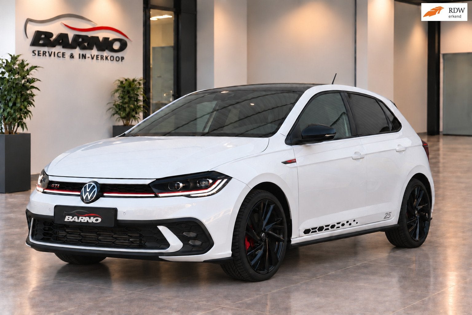 Volkswagen Polo 2.0 TSI GTI DSG 25 EDITION!, Dealer onderhouden, 4 cilinders, Wit, Leder