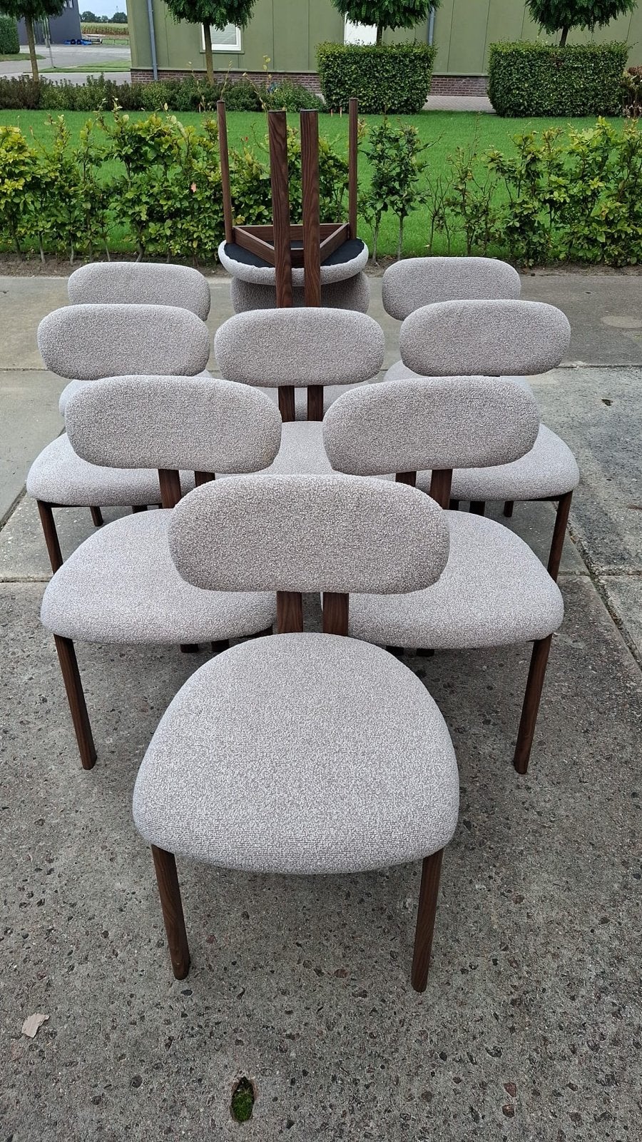 Japandi Eetkamerstoelen - Beige Stof & Walnoot Frame, Ophalen, Overige kleuren, Zo goed als nieuw, Vijf, Zes of meer stoelen