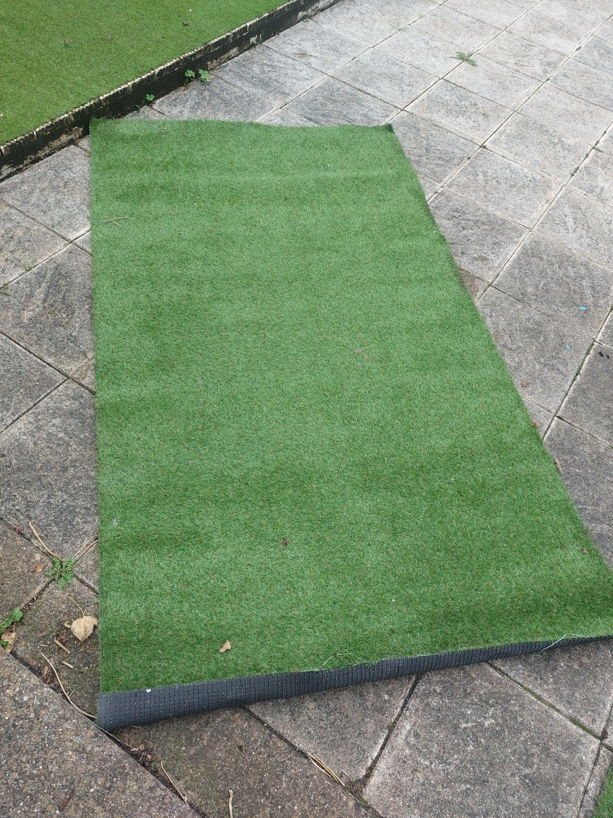 Kunstgras 1,25m x 2,25m. moet snel weg, Tuin en Terras, Ophalen, Zo goed als nieuw, Minder dan 10 m², Kunstgras
