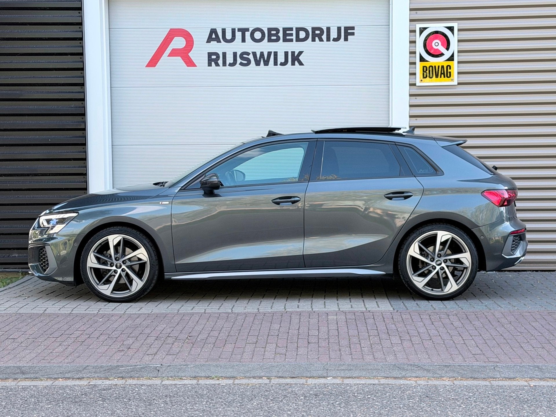 Audi A3 Sportback 35 TFSI S-Line Pano/Matrix/AppleCarPlay, Auto's, 4 cilinders, 150 pk, Alcantara, Bedrijf