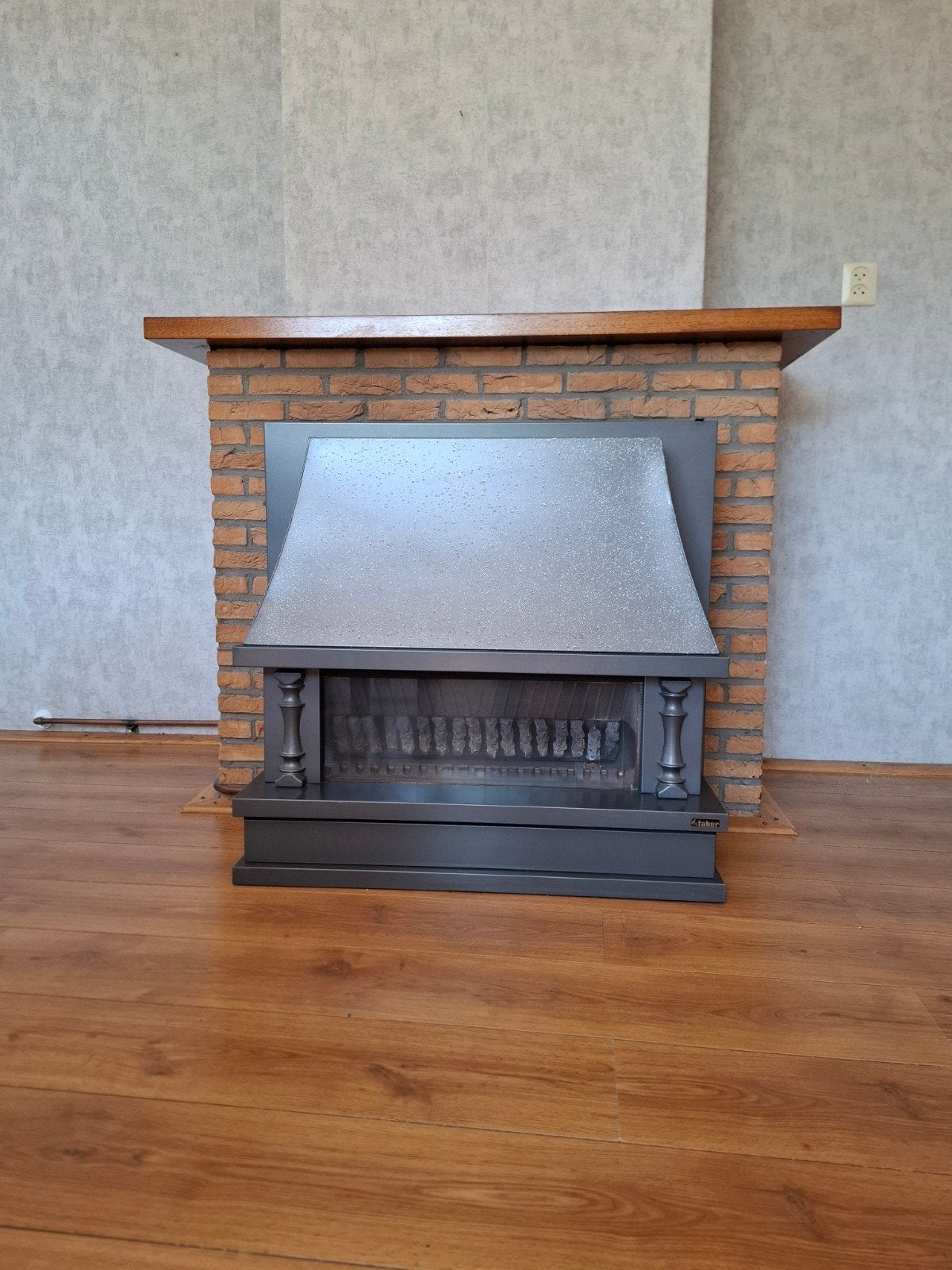 Faber Carina gaskachel - Sfeervolle en efficiënte warmte, Huis en Inrichting, Ophalen, Gebruikt, Vrijstaande haard, Gashaard