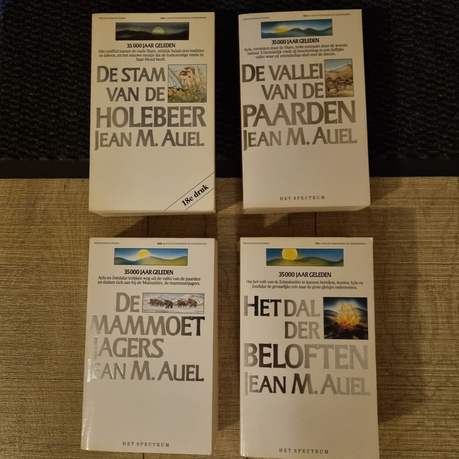 De Aardkinderen serie - Jean M. Auel (4 boeken), Ophalen, Gelezen, Jean M. Auel