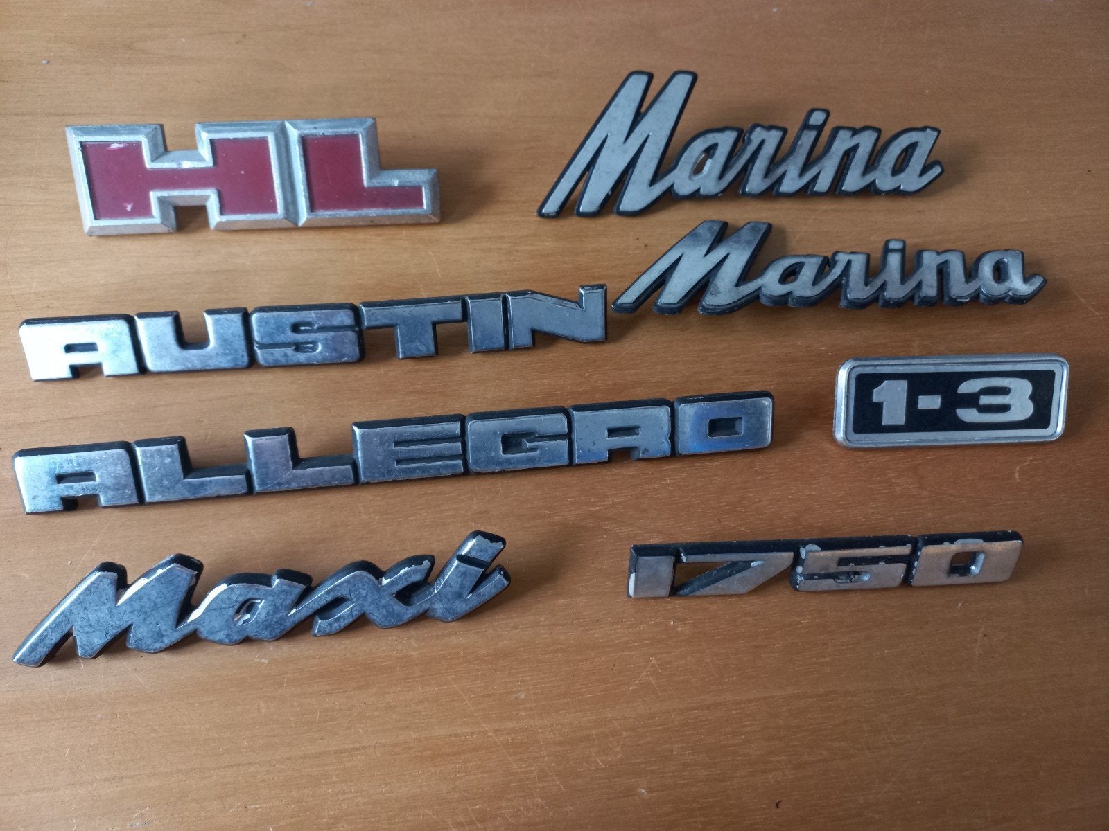 Vintage auto-emblemen: Austin, Allegro, Marina, Maxi, Ophalen of Verzenden, Gebruikt