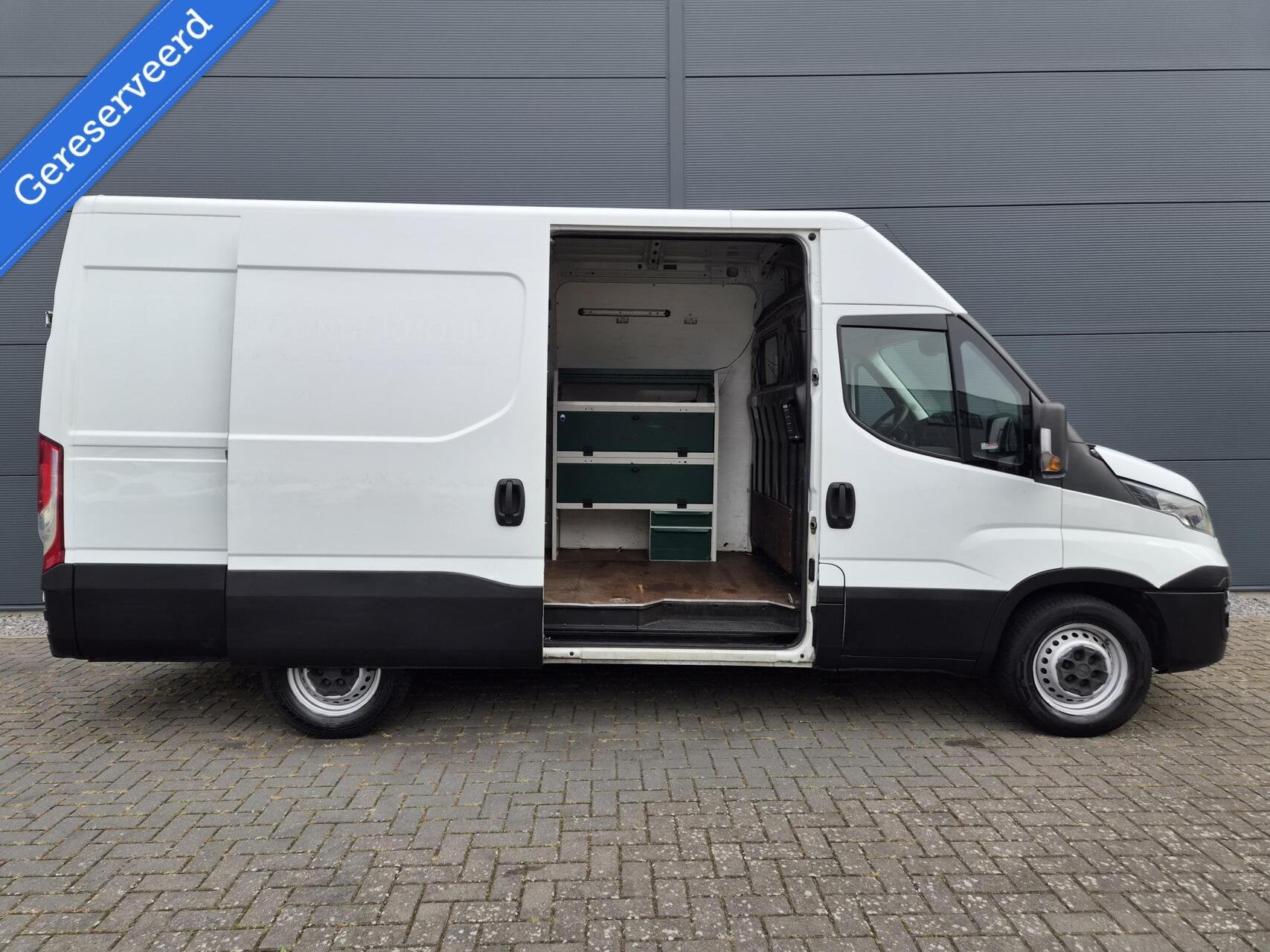 Iveco Daily 35S16V 2.3 L2H2 Clima 155 PK 3500 kg trekken, Auto's, 2174 kg, Euro 6, Iveco, Bedrijf