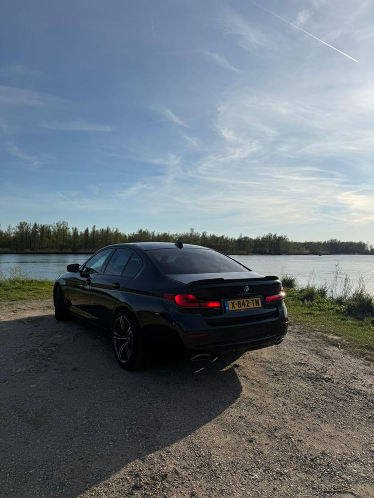 BMW 5-Serie 530e 292pk Aut 2021 Zwart, Auto's, Automaat, 1998 cc, 4 cilinders, Zwart