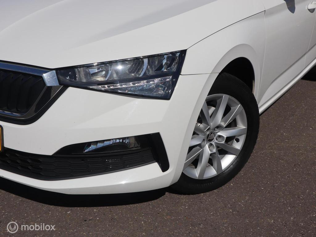 Skoda Scala TSI 110 PK H6 Navi-Carplay|Klapbare Trekhaak|LED, Voorwielaandrijving, Gebruikt, 610 kg, Origineel Nederlands
