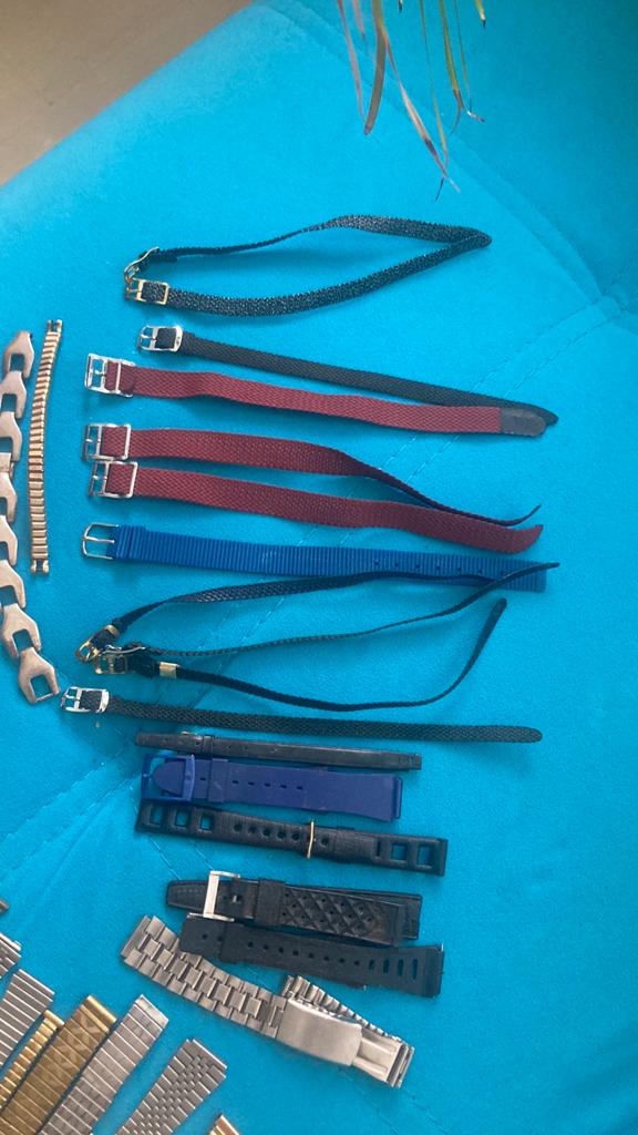 52 horloge bandjes &  8 horloges + 2 xtra bandjes, Ophalen of Verzenden, Staal, Overige merken, 1960 of later
