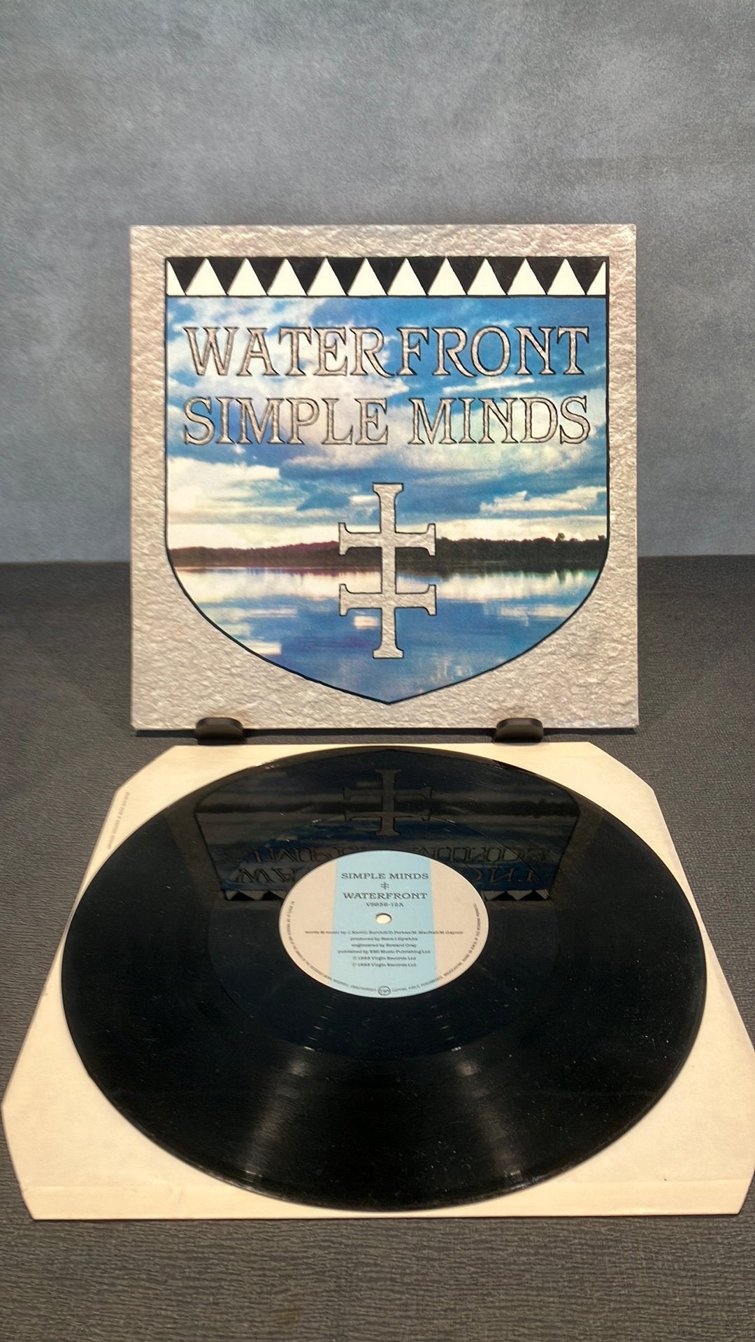Simple Minds —. Waterfront, Gebruikt, Ophalen of Verzenden, Inclusief binnenhoes, EP