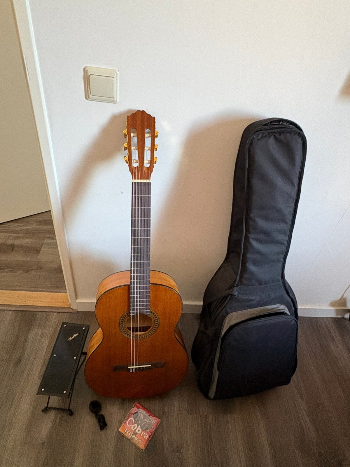 Salvador Cortez klassieke Spaanse gitaar Student Line, Muziek en Instrumenten, Ophalen, Zo goed als nieuw, Klassieke of Spaanse gitaar