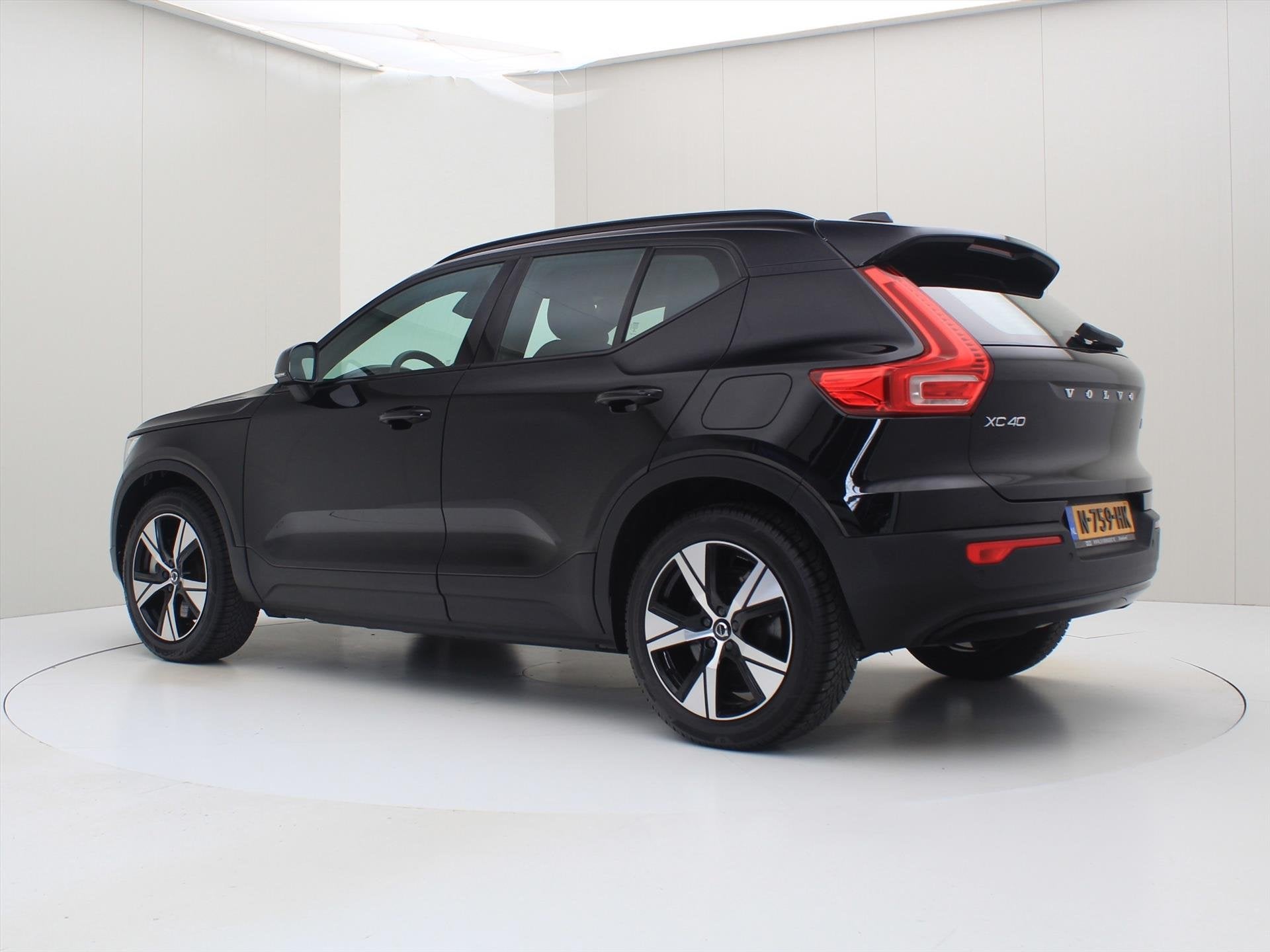 Volvo Xc40 P8 408pk AWD Pure Electric 78kWh 90% SoH [ 19 INC, 34 min, Gebruikt, Zwart, Origineel Nederlands