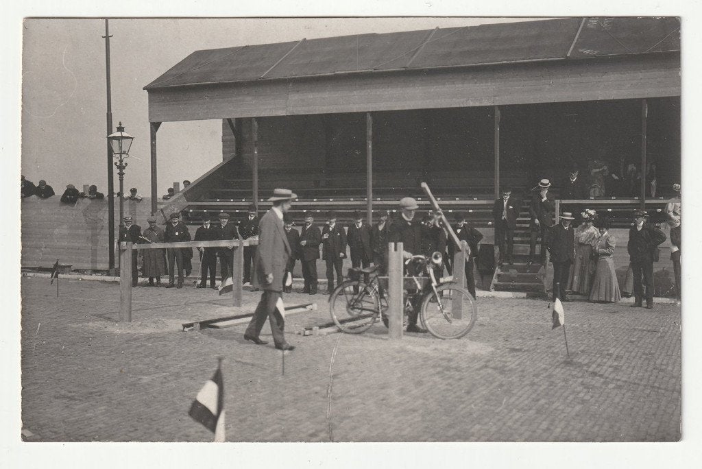 Fotokaart Zorgvliet Den Haag 2pk Peugeot motorfiets 1906, Verzenden, Voor 1920, Ongelopen, Zuid-Holland