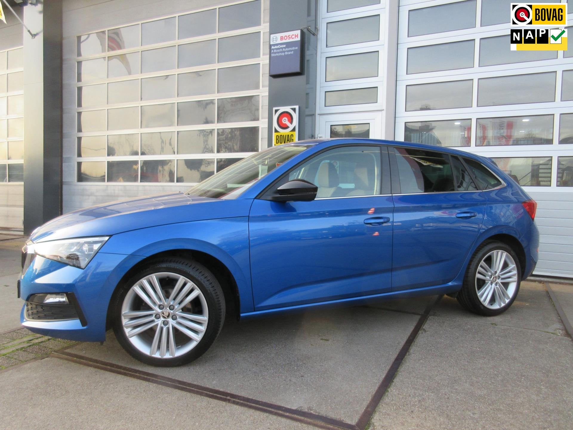 Skoda Scala 1.0 TSI First Edition / Carply / 18"LMV / D-Glas, Gebruikt, Blauw, 49 €/maand, Origineel Nederlands