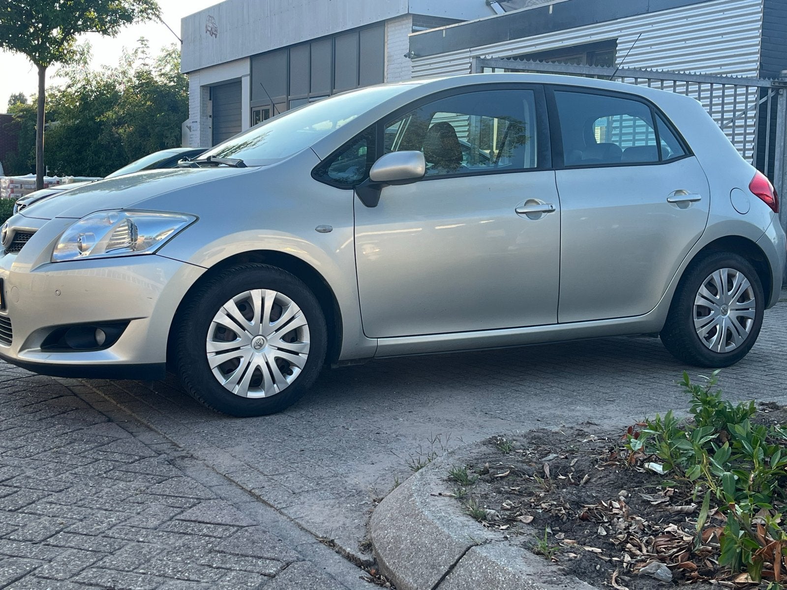 Toyota Auris 1.6 16V Vvt-i 5DR  AUTOMAAT, Auto's, 450 kg, 4 cilinders, 1240 kg, Auris