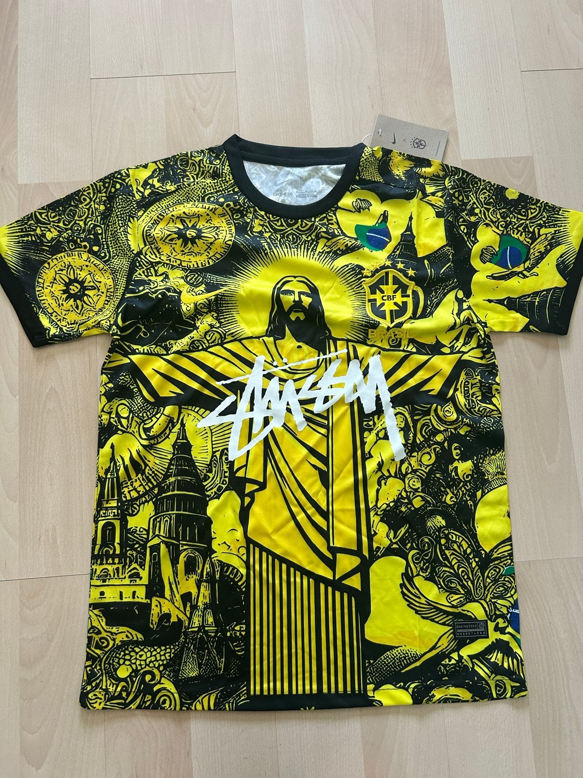 Stussy x Nike x CBF Brasil T-shirt Geel/Zwart, Geel, Nieuw, Voetbal, Verzenden