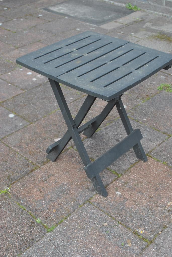 Tuintafeltje, opklapbaar, Tuin en Terras, Tuintafels, Ophalen of Verzenden, Gebruikt, Vierkant, Kunststof