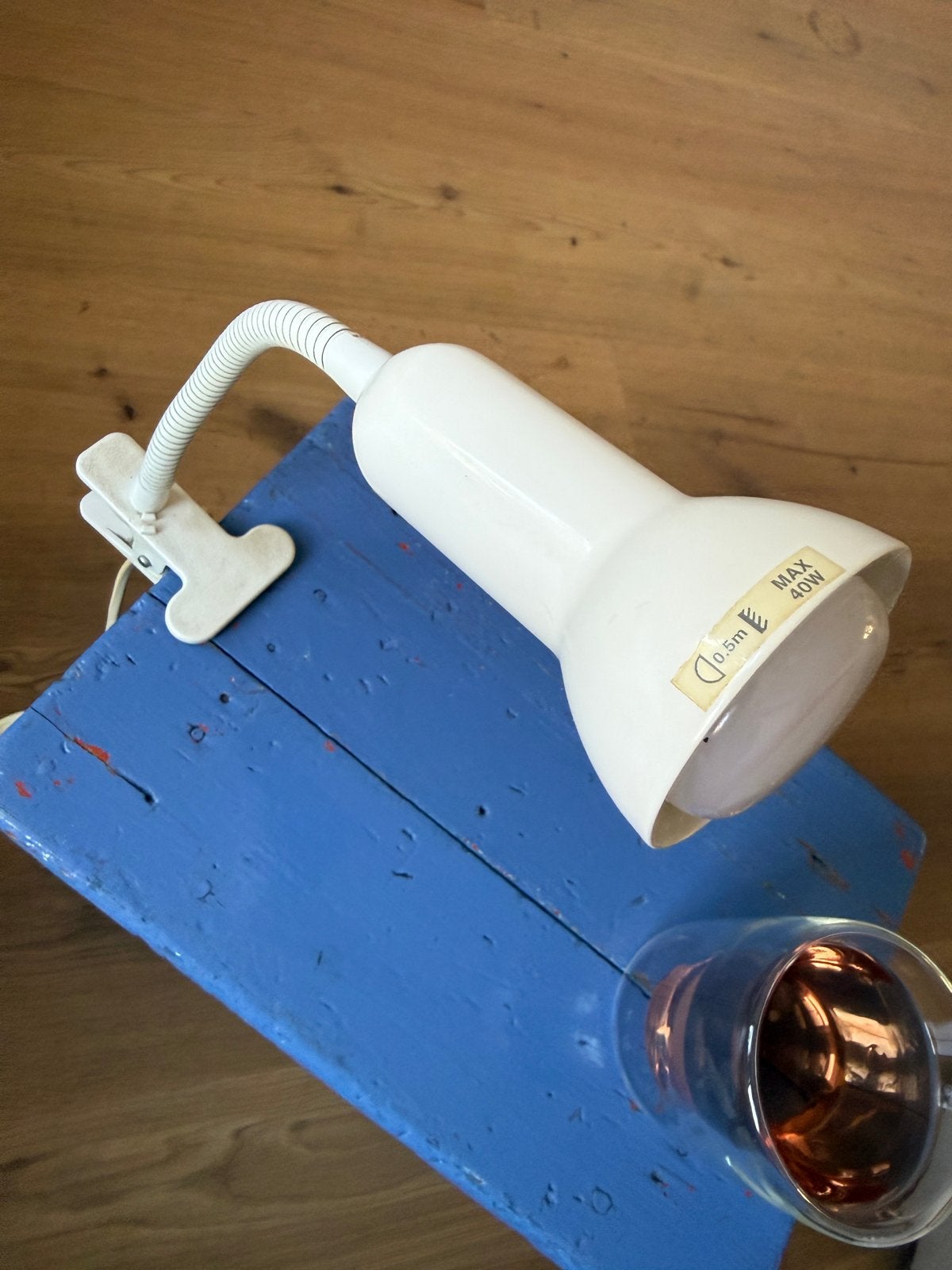 Massive vintage klemlamp met flexibele arm, Huis en Inrichting, Met schakelaar, Wit, Gebruikt, Kunststof