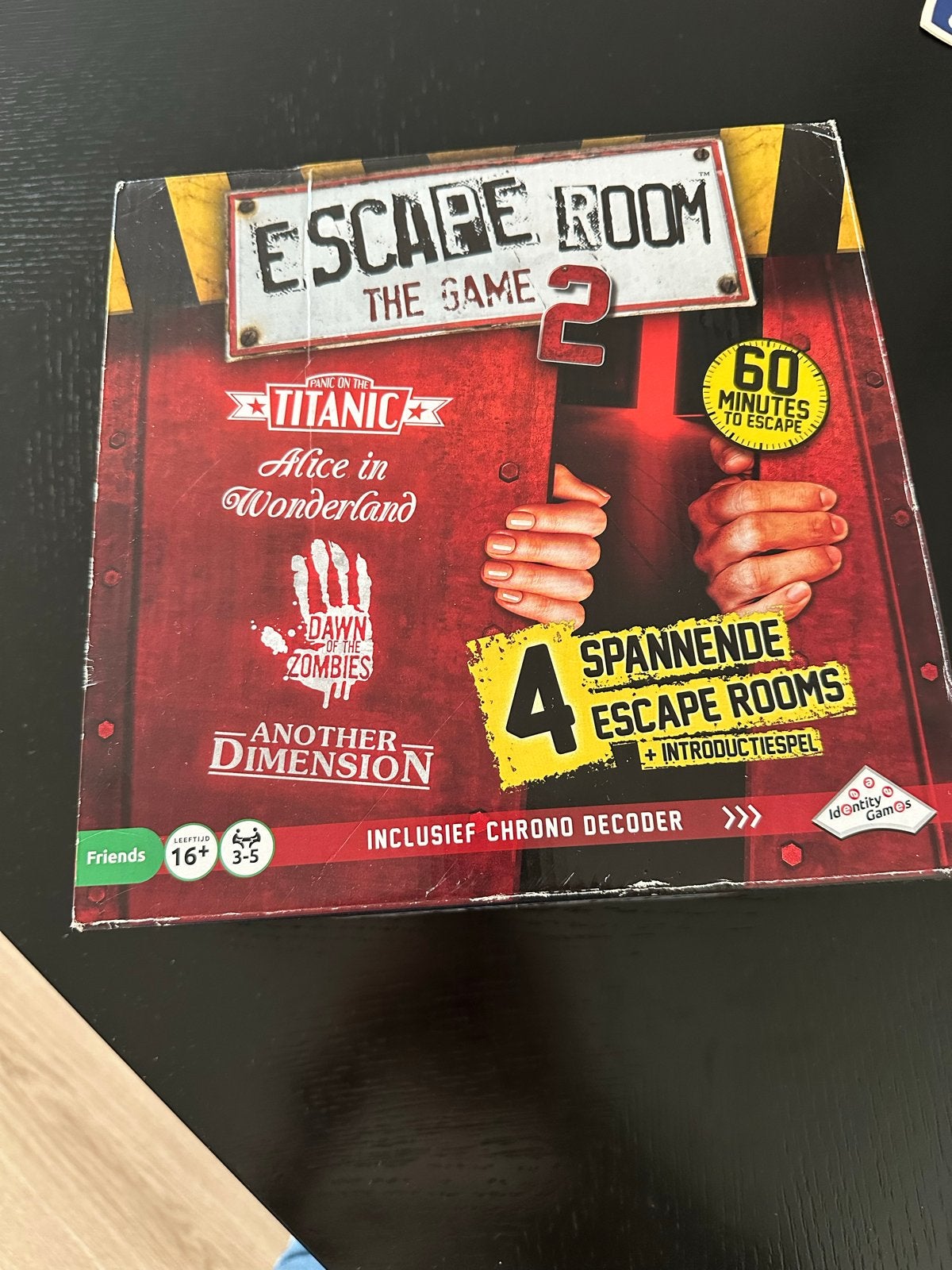 Escape Room The Game 2 + Chrono Decoder & 4 Escape Rooms, Drie of vier spelers, Ophalen, Zo goed als nieuw