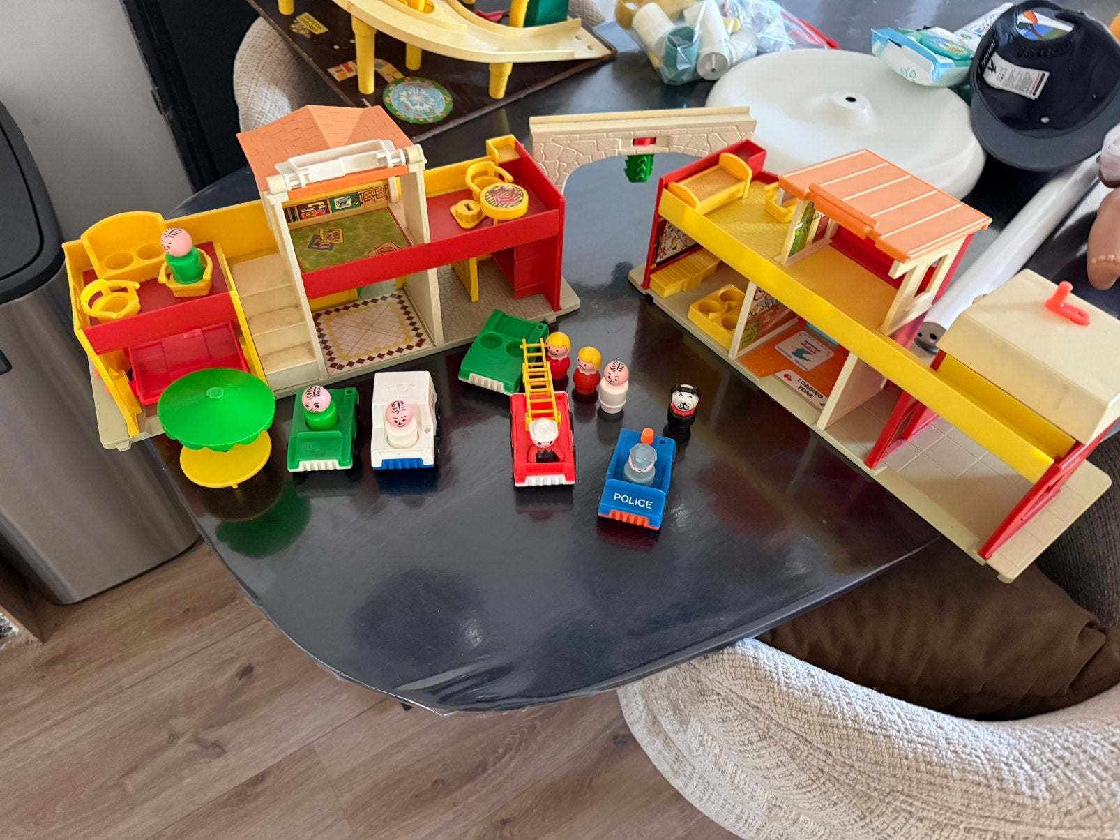 vintagr fisher price straat & garage, Ophalen, Gebruikt, Speelset
