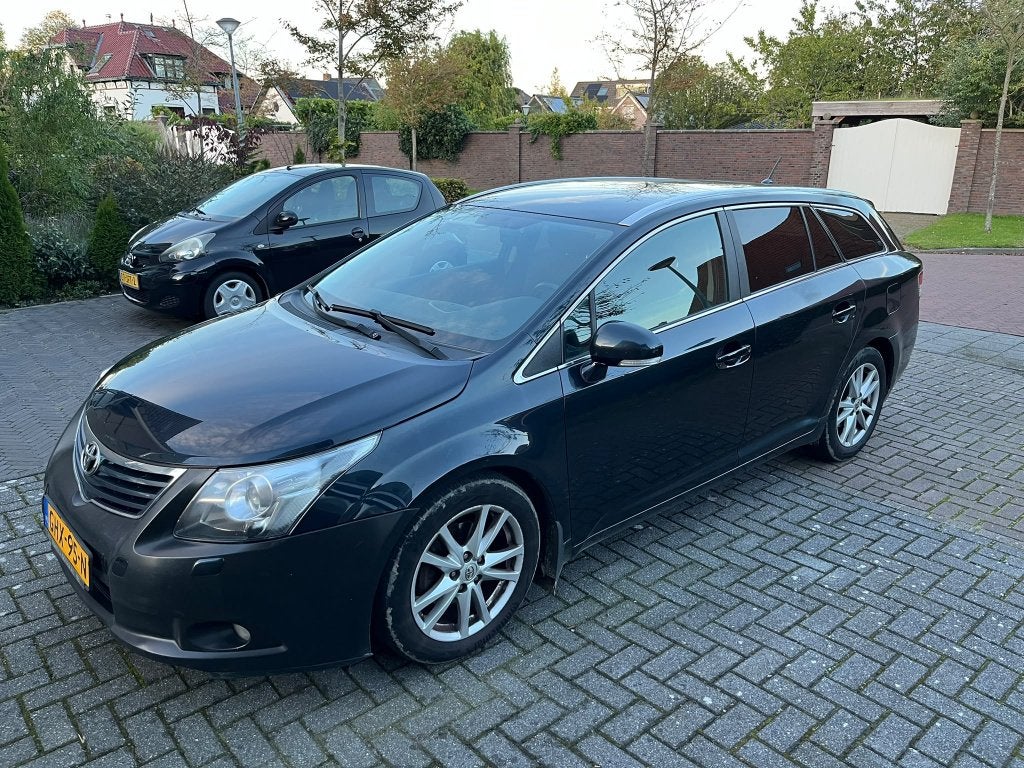 Toyota Avensis 2.0 D-4d Wagon 2010 Grijs, Voorwielaandrijving, 1998 cc, Stof, Avensis