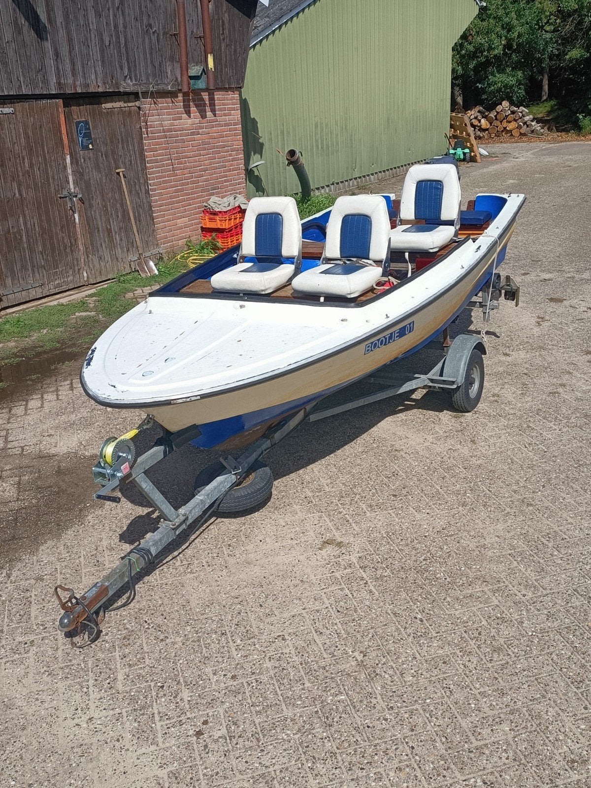 Te koop mooie complete stabiele Tour/Visboot met trailer, Watersport en Boten, Ophalen, 4 m, Gebruikt, Polyester