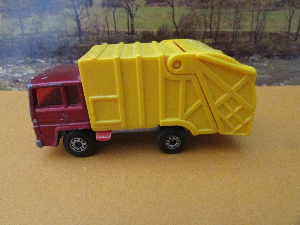 Refuse Truck, Vuilniswagen , Matchbox, Hobby en Vrije tijd, Modelauto's | 1:50, Ophalen of Verzenden, Gebruikt, Bus of Vrachtwagen