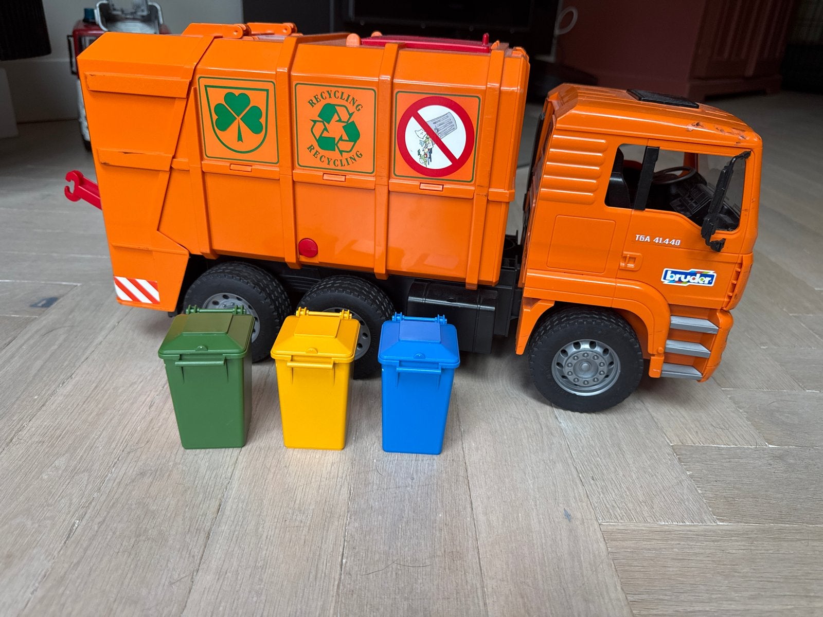 Bruder MAN TGA Vuilniswagen met 3 Afvalbakken, Ophalen of Verzenden, Gebruikt