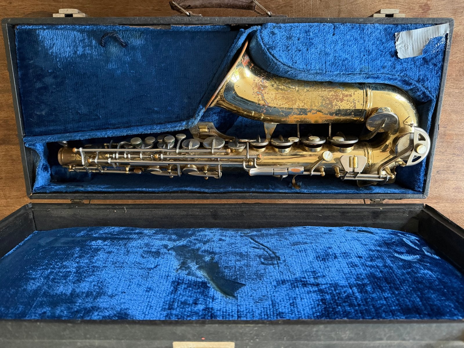 Vintage Saxofoon - Opknapper met uniek serienummer, Muziek en Instrumenten, Blaasinstrumenten | Saxofoons, Ophalen of Verzenden