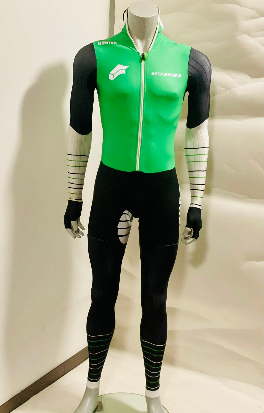 Schaatskleding schaatspak snelpak speedsuit maat L Hunter, Sport en Fitness, Schaatsen, Ophalen of Verzenden, Zo goed als nieuw