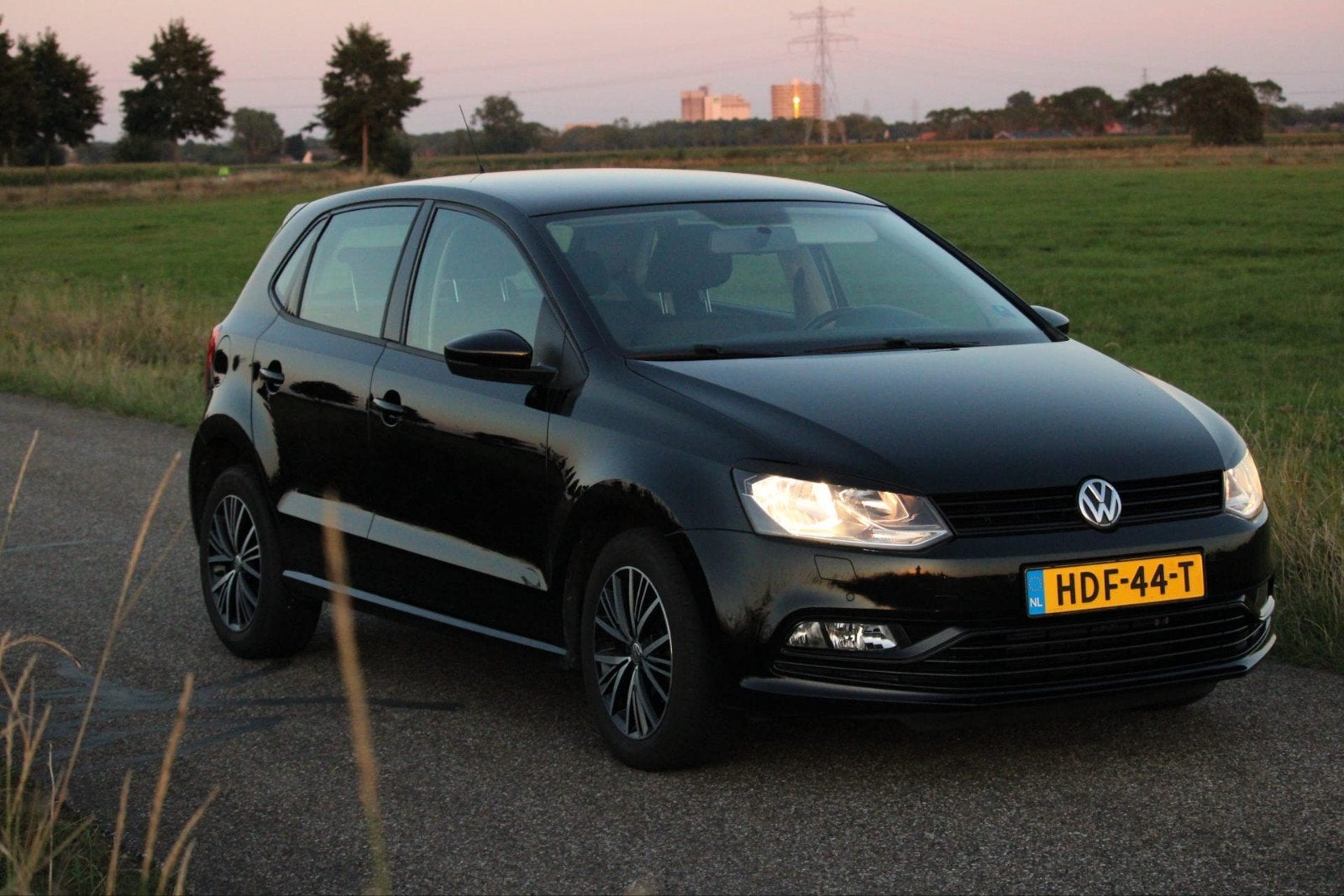 Volkswagen Polo 1.2 TSI 66KW 2016 Zwart, Stof, Zwart, 4 cilinders, Zwart