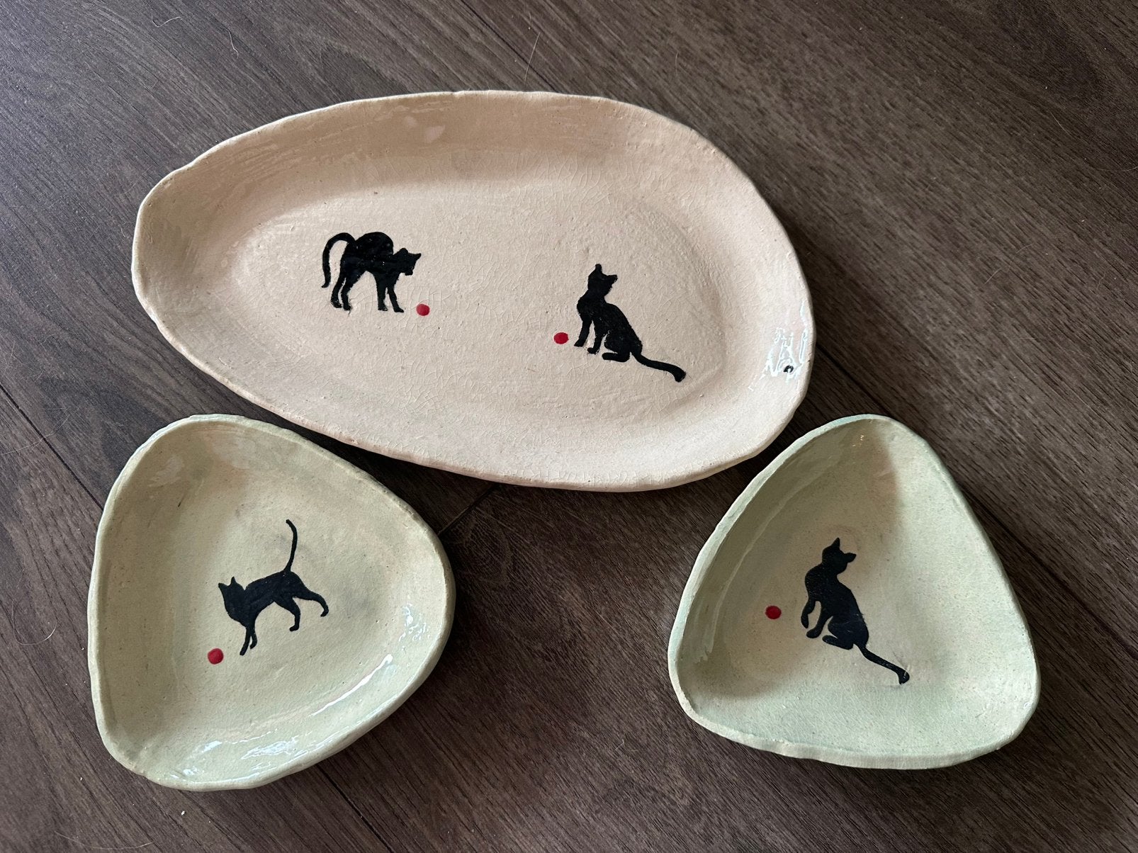 Mooie handgemaakte schaaltjes keramiek met katten, Ophalen of Verzenden