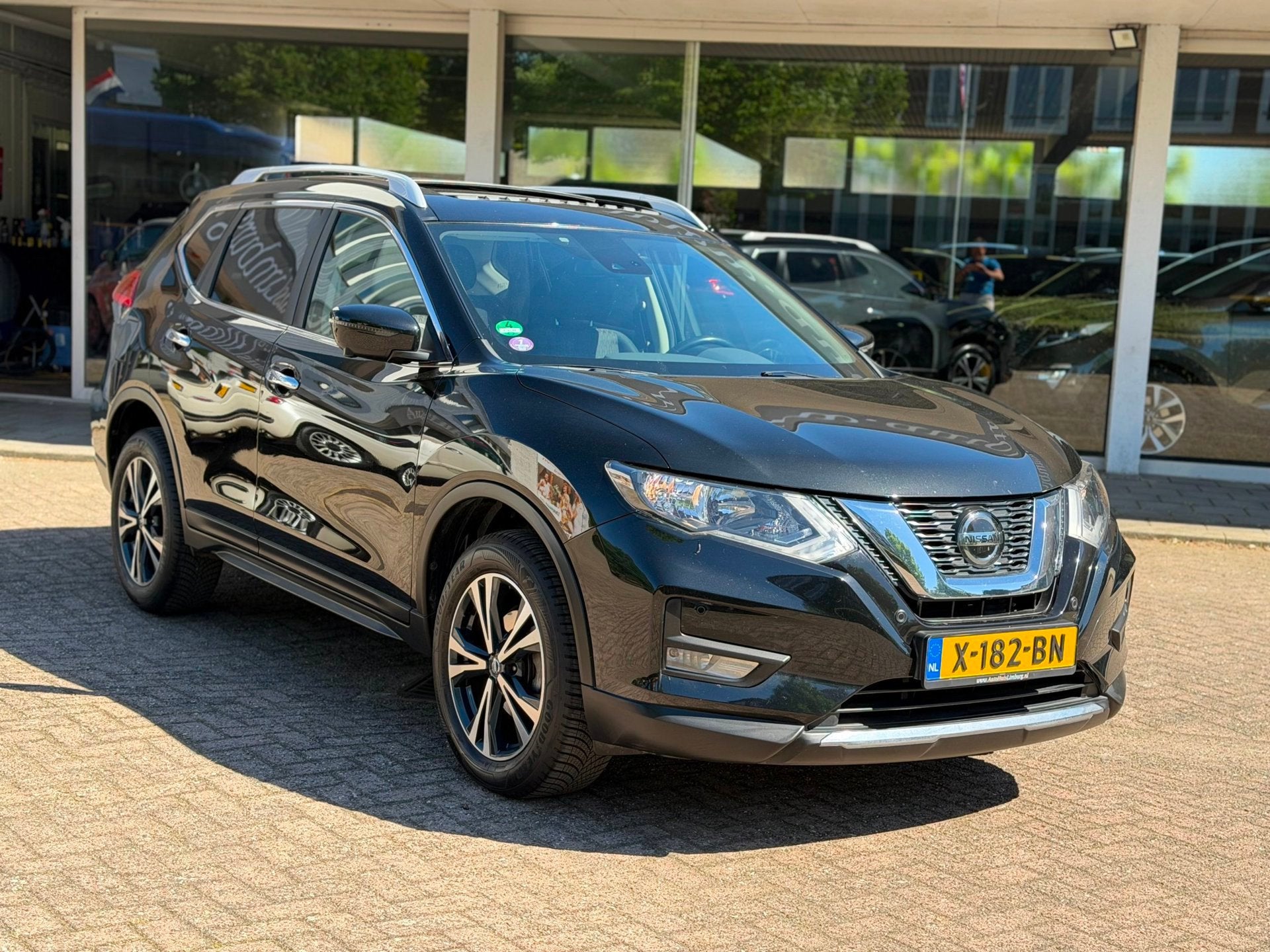 Nissan X-Trail 1.3 DIG-T Tekna|Pano|Camera|Trekhaak|Nav|Auto, Auto's, Dealer onderhouden, Stof, Gebruikt, 4 cilinders