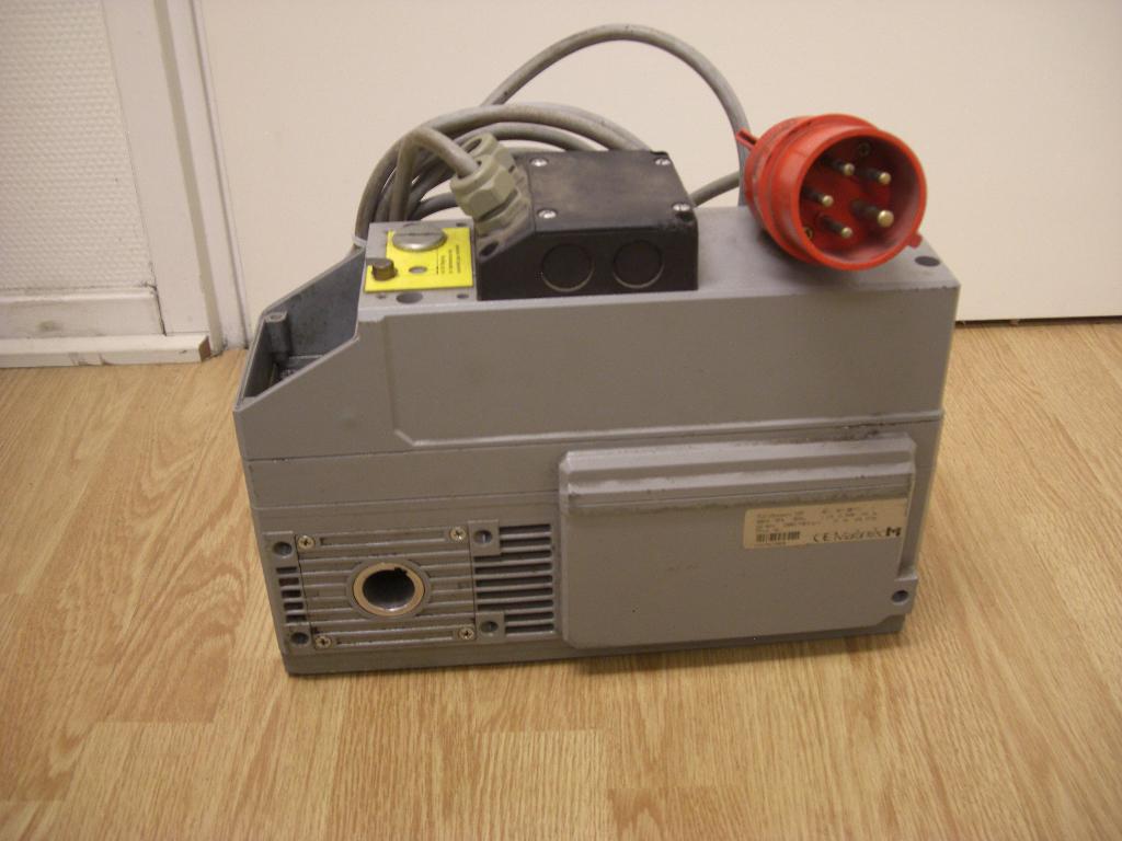 Motor overheaddeur roldeurmotor 400 volt asmaat 25,4, Doe-het-zelf en Verbouw, Gebruikt, Garagedeur, Ophalen of Verzenden, 120 cm of meer