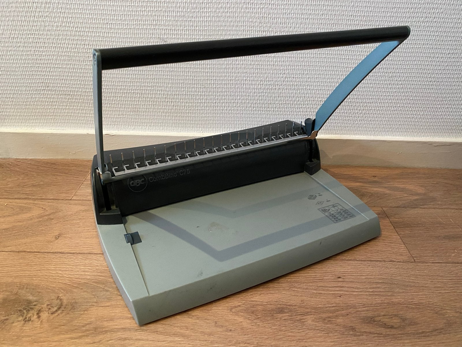GBC CombBind C75 Bindmachine inbind machine, Ophalen of Verzenden, Gebruikt