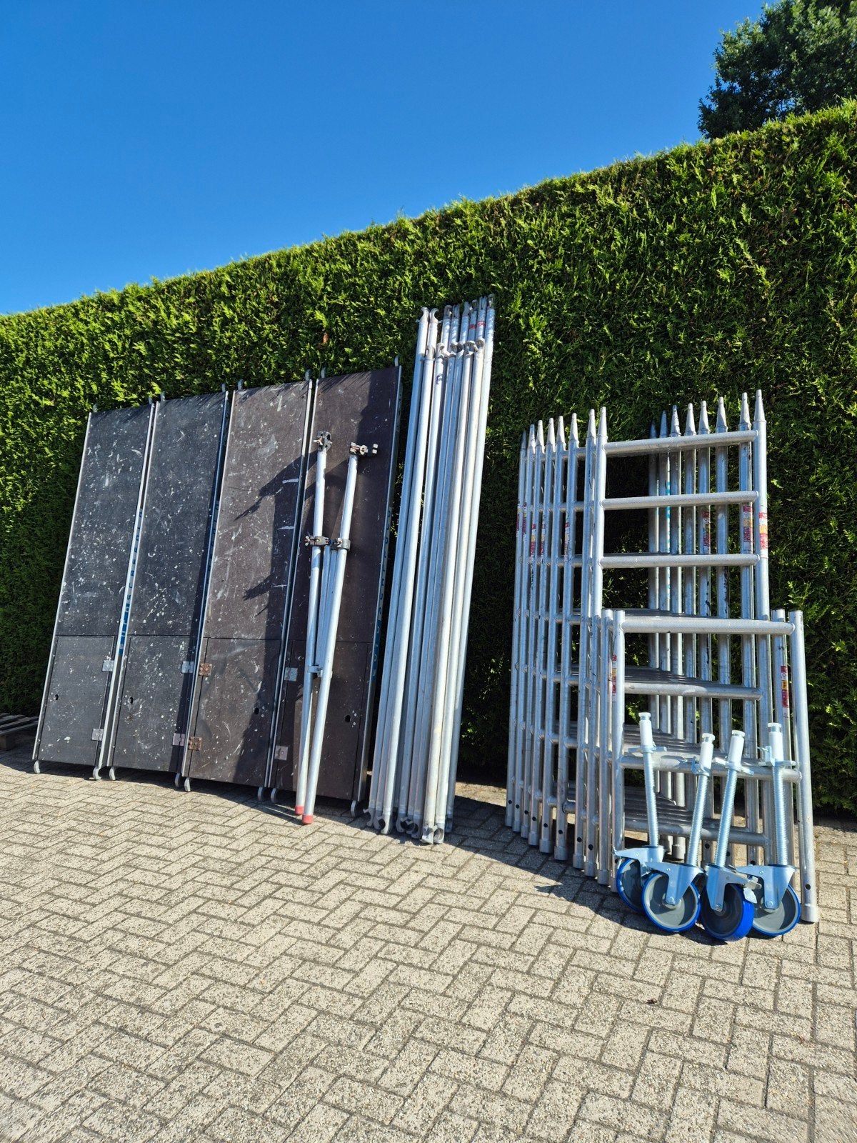 mooie smal aluminium rolsteiger 10.20 werkhoogte, Doe-het-zelf en Verbouw, Ophalen, Gebruikt, Rolsteiger of Kamersteiger, 5 meter of hoger