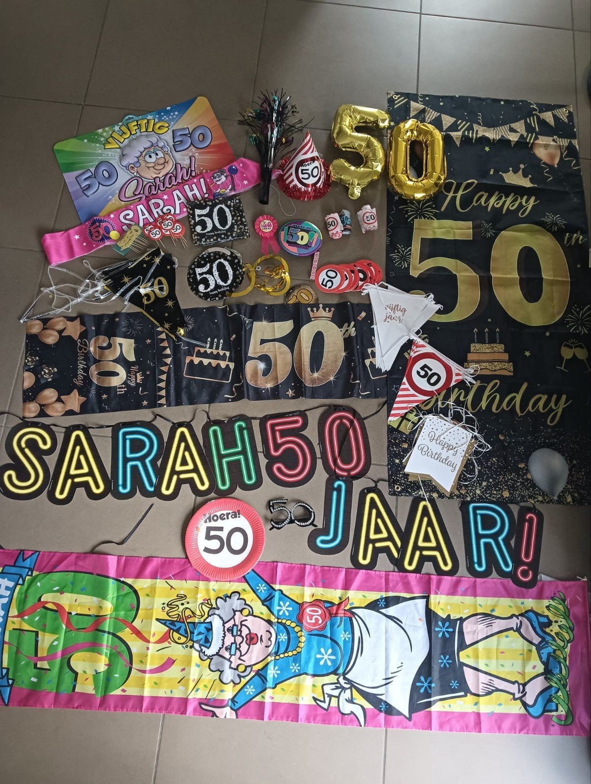 Sarah 50 jaar feest versiering pakket: sherp,  slingers,, Hobby en Vrije tijd, Feestartikelen, Ophalen, Gebruikt, Versiering, Abraham of Sarah
