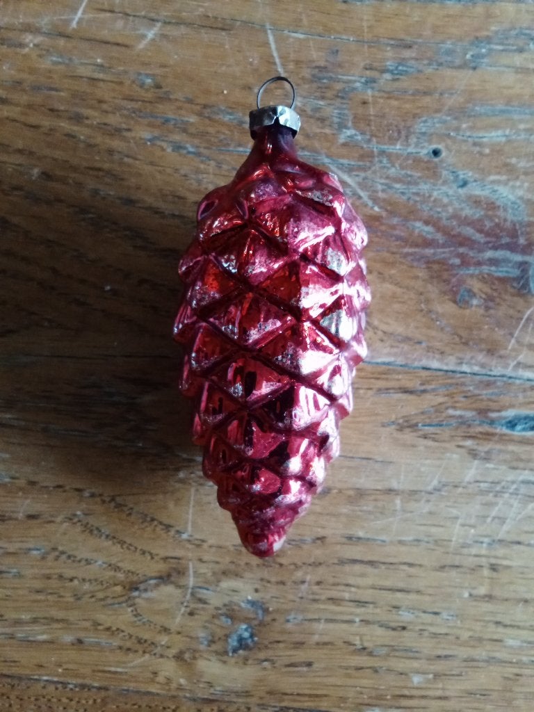 oude kerstbal nr 439 model denneappel rood gesuikerd, Diversen, Kerst, Ophalen of Verzenden, Gebruikt