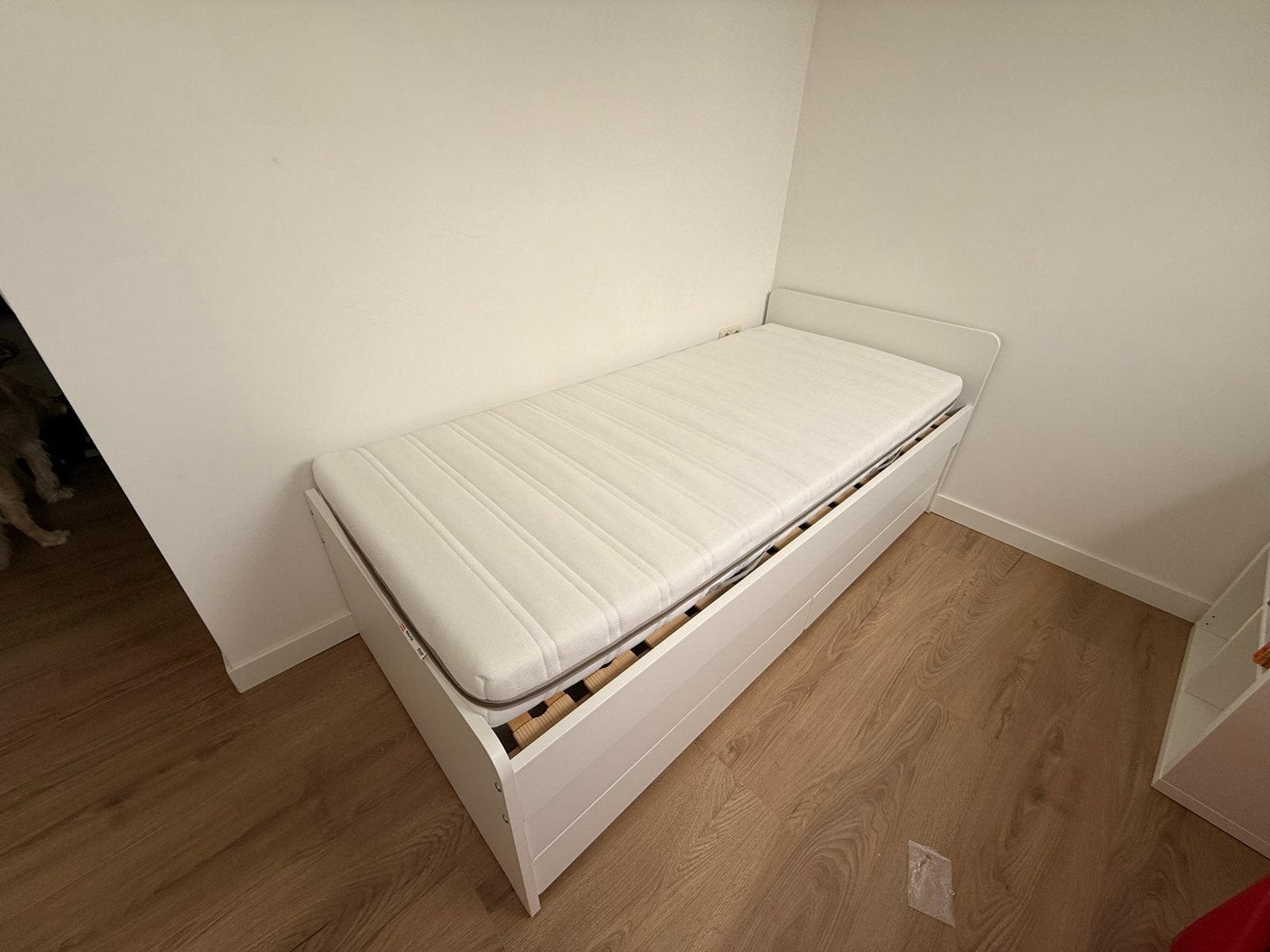Wit uitschuifbed met lade en matras - lichte beschadiging, Huis en Inrichting, Slaapkamer | Bedden, Ophalen, 90 cm, Eenpersoons