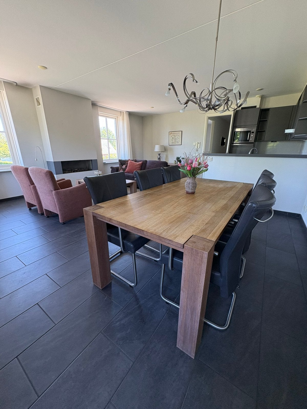 Inboedelmeubelen ivm met verkoop appartement, Ophalen