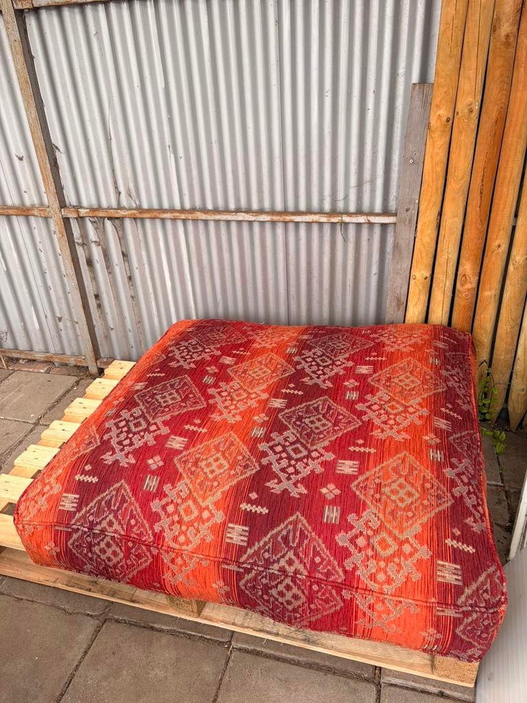 Meditatiekussen, Dieren en Toebehoren, Hondenhokken, Ophalen of Verzenden, Gebruikt, 110 cm of meer, Minder dan 65 cm