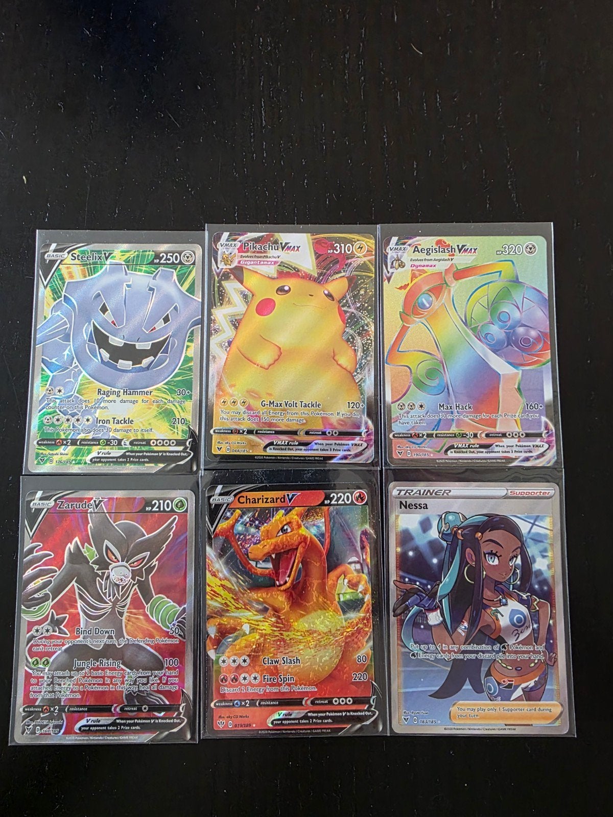 Pokémon Kaarten VMAX Charizard Pikachu Zarude Aegislash, Hobby en Vrije tijd, Verzamelkaartspellen | Pokémon, Ophalen of Verzenden