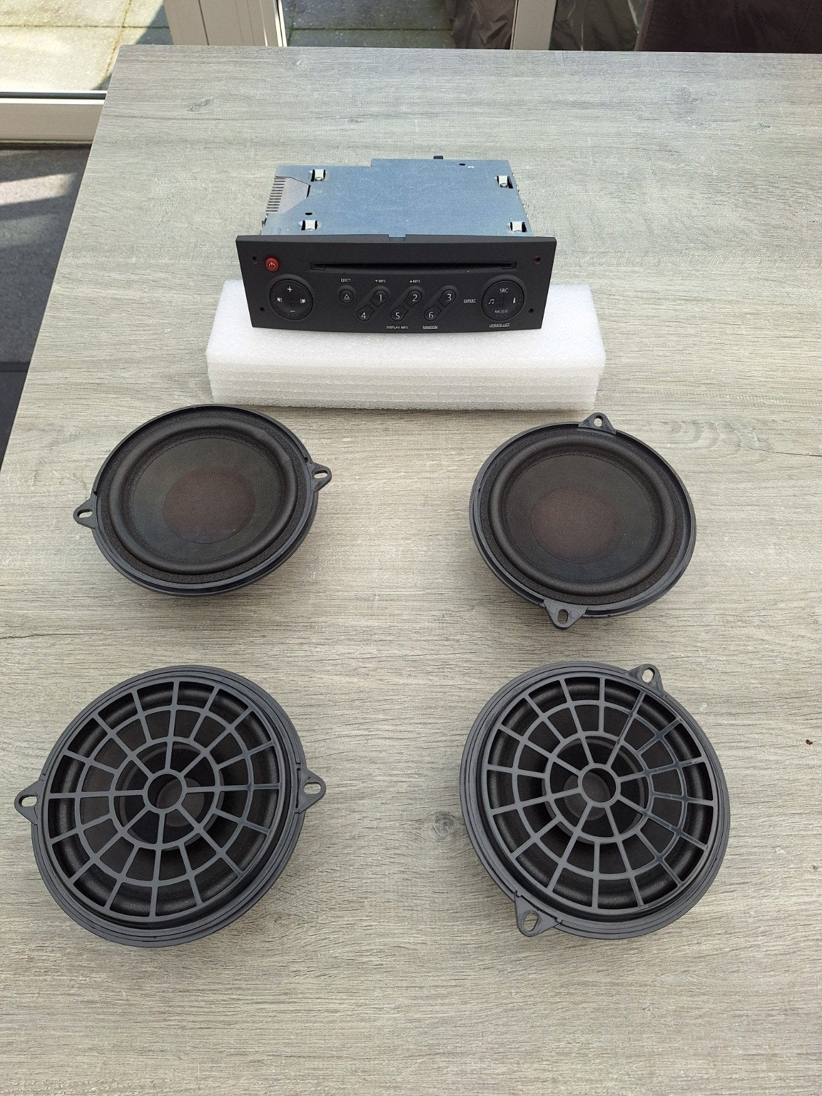 Originele Renault clio 3 (2009) radio en speakers, Ophalen of Verzenden
