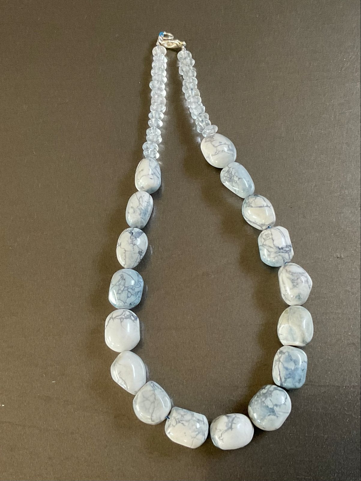 Elegante ketting met blauw-witte stenen en glaskralen, Sieraden, Tassen en Uiterlijk, Kettingen, Ophalen of Verzenden, Gebruikt