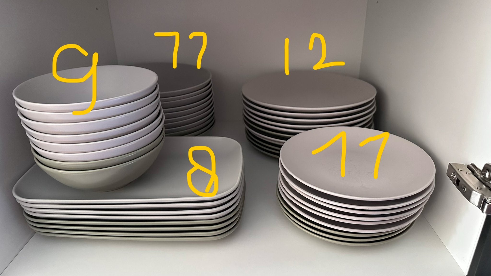 Ikea FÄRGLAR servies - Groen en Beige mix, Huis en Inrichting, Keuken | Servies, Ophalen, Gebruikt, Keramiek, Effen