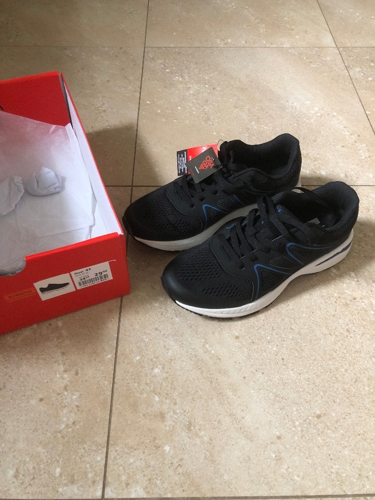 NIEUWE sportschoenen maat 41, Ophalen, Osaga, Nieuw, Sportschoenen