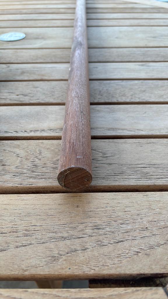 Rond hout mahonie stok diameter 3 cm 2 meter lang, Doe-het-zelf en Verbouw, Hout en Planken, Ophalen, Zo goed als nieuw, Plank